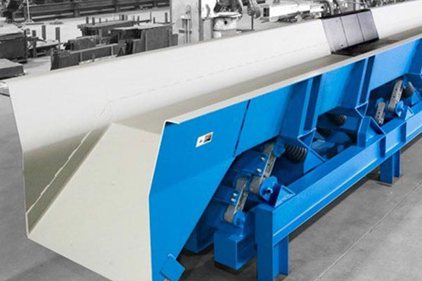 是時(shí)候?yàn)槟纳a(chǎn)選購(gòu)一臺(tái)更適合的振動(dòng)輸送機(jī)了??！